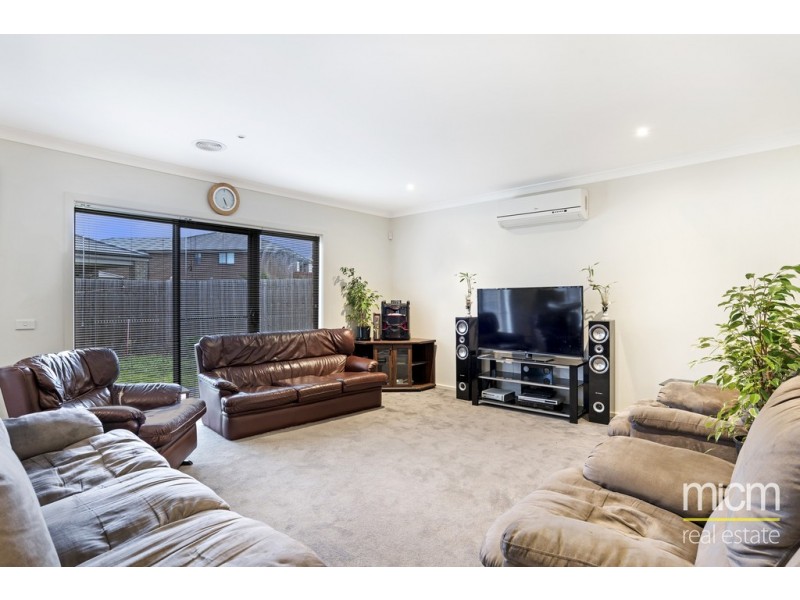 52 Canegrass Drive, Point Cook VIC 3030