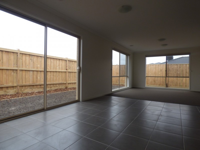 12 Farmers Way, Point Cook VIC 3030