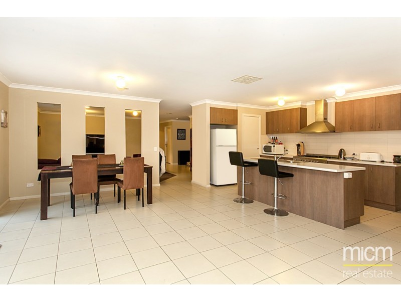 2 Saffron Place, Point Cook VIC 3030