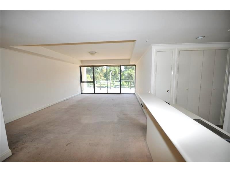 REF 22694/33 La Trobe Street, Melbourne VIC 3000