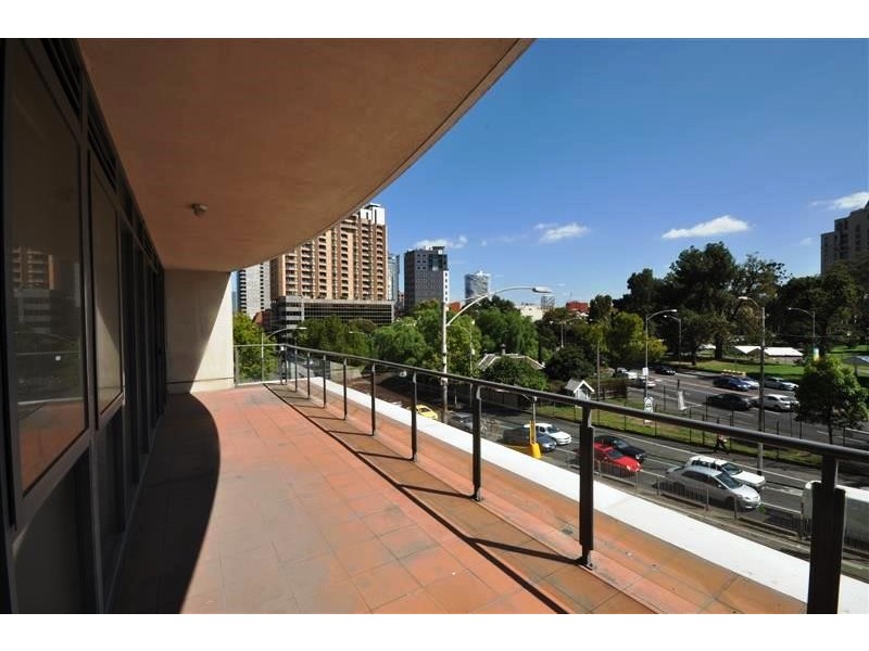 REF 22694/33 La Trobe Street, Melbourne VIC 3000