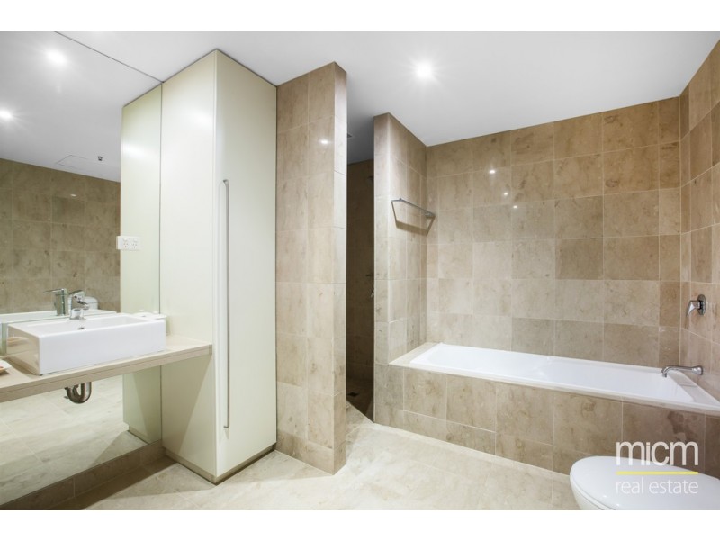 1901/8 McCrae Street, Docklands VIC 3008