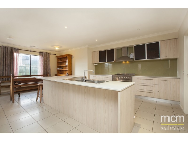 25 Tobago Avenue, Point Cook VIC 3030