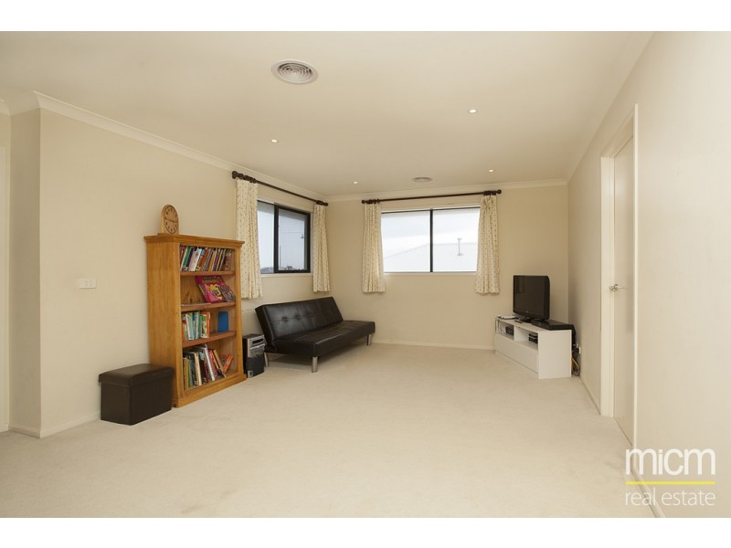 25 Tobago Avenue, Point Cook VIC 3030