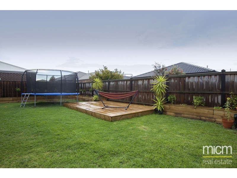 25 Tobago Avenue, Point Cook VIC 3030