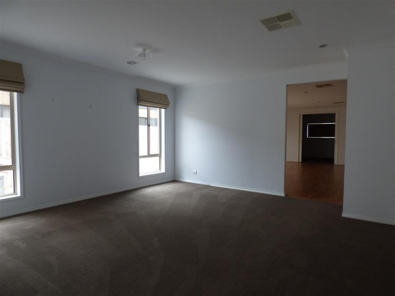 385 Boardwalk Boulevard, Point Cook VIC 3030