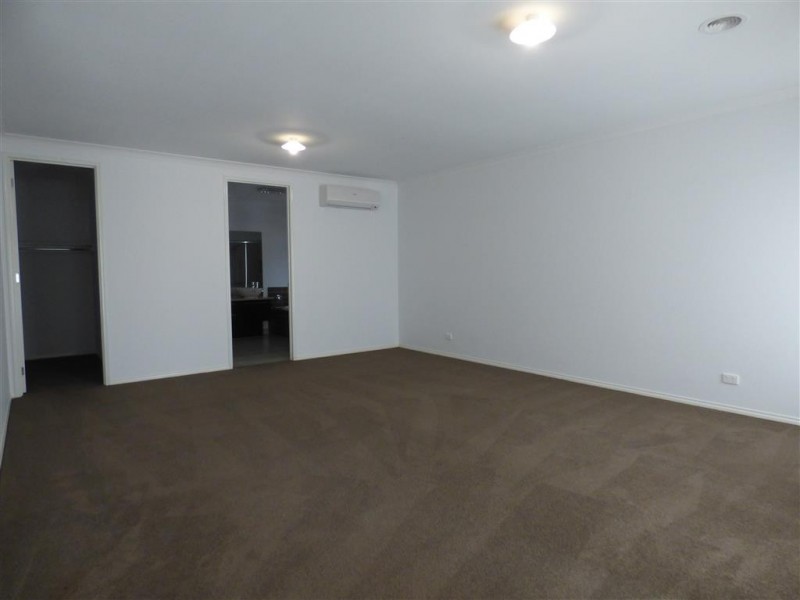 385 Boardwalk Boulevard, Point Cook VIC 3030