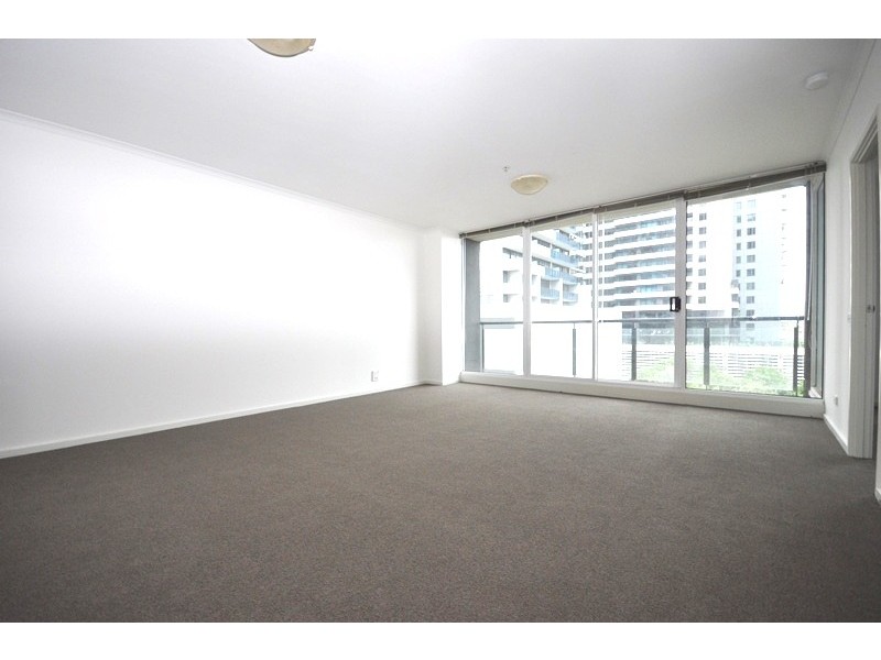 REF 22708/79 Whiteman Street, Southbank VIC 3006