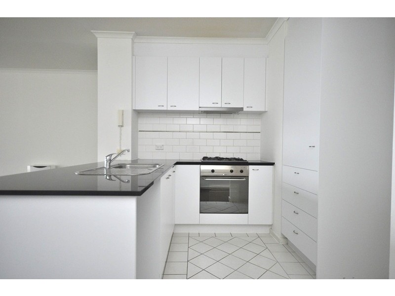 REF 22708/79 Whiteman Street, Southbank VIC 3006