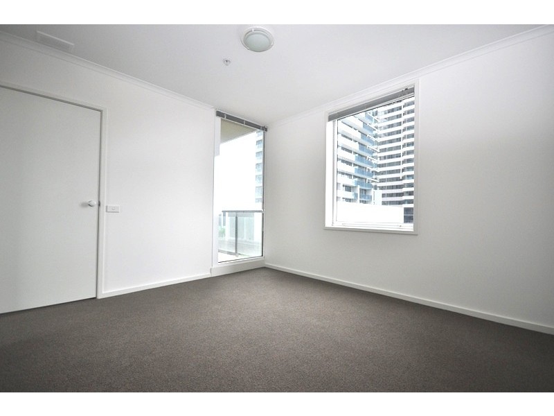 REF 22708/79 Whiteman Street, Southbank VIC 3006