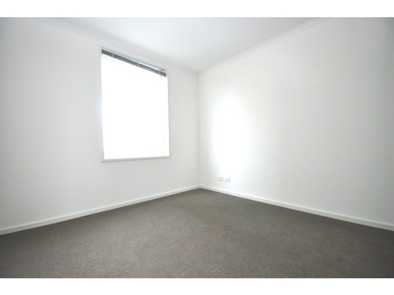 REF 22708/79 Whiteman Street, Southbank VIC 3006