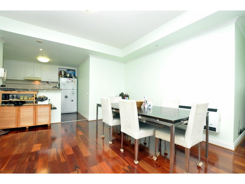 REF 22717/33 La Trobe Street, Melbourne VIC 3000