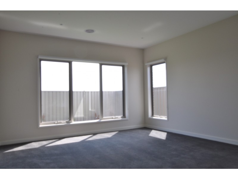 11 Starburst Avenue, Truganina VIC 3029