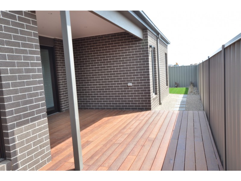 11 Starburst Avenue, Truganina VIC 3029