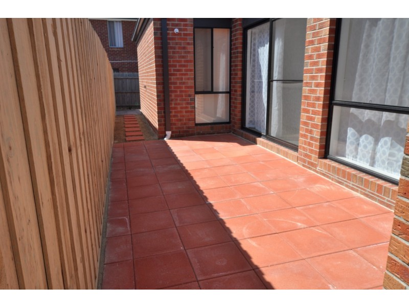 71 Sunnybank Drive, Point Cook VIC 3030