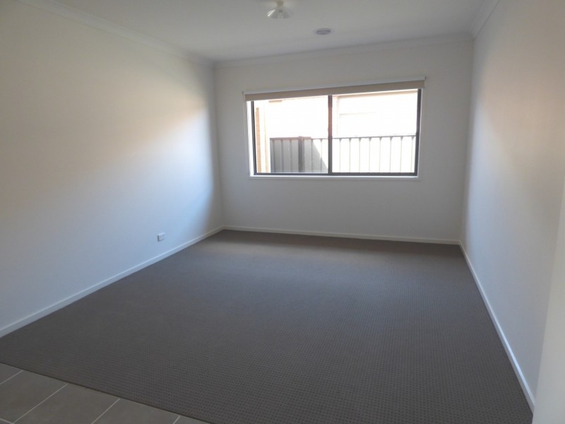 37 Birchmore Circuit, Truganina VIC 3029