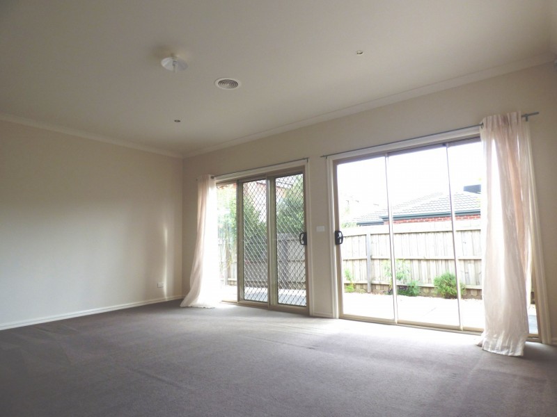 16 Spinifex Street, Point Cook VIC 3030