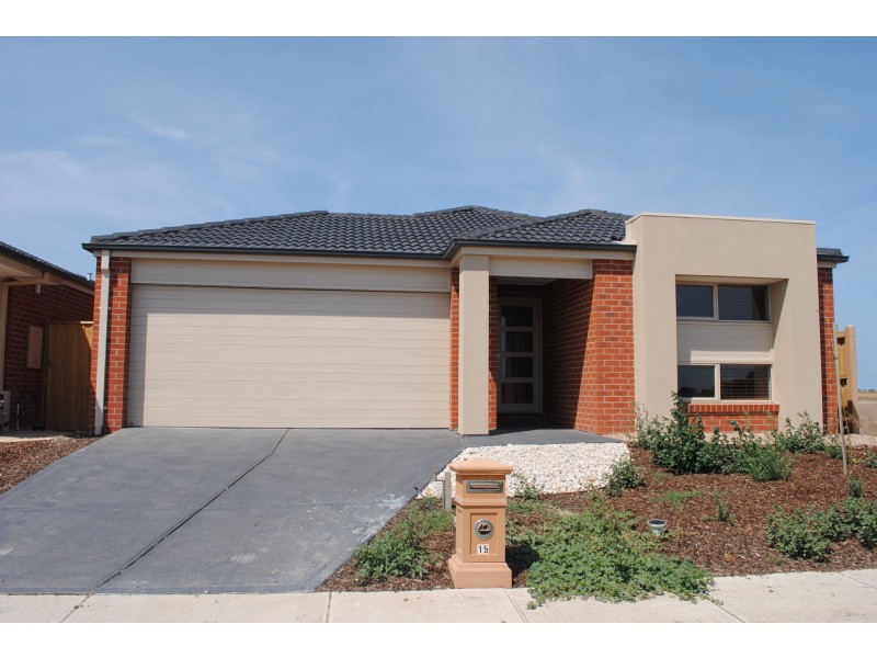 15 Warunda Parade, Point Cook VIC 3030