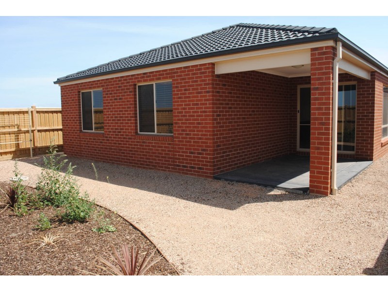 15 Warunda Parade, Point Cook VIC 3030