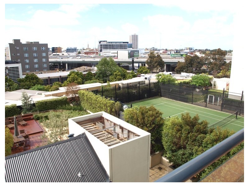 REF 22738/79 Whiteman Street, Southbank VIC 3006