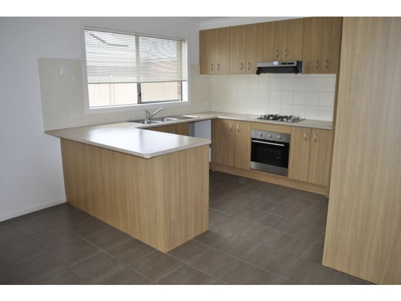 10 Grenache Street, Point Cook VIC 3030