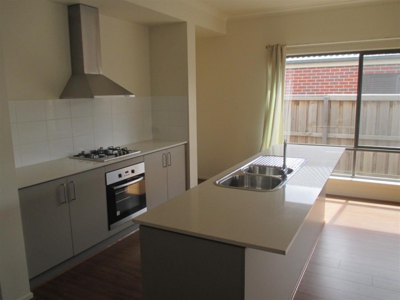 5 Piccolo Way, Point Cook VIC 3030