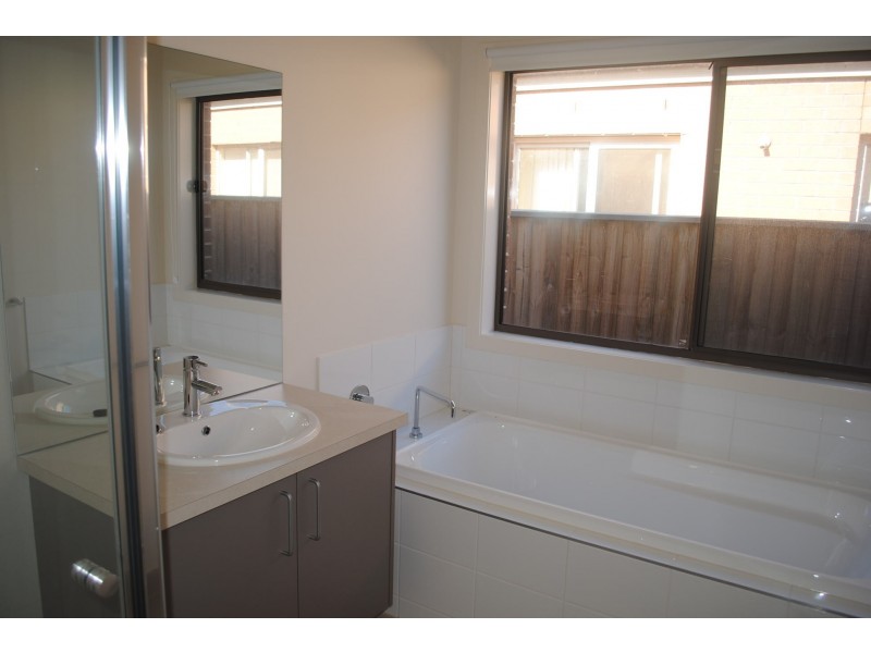 5 Piccolo Way, Point Cook VIC 3030