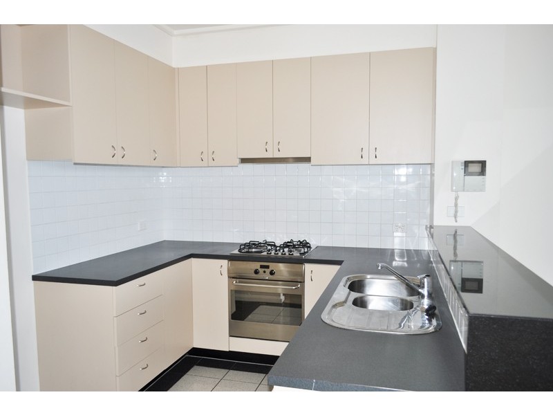 REF 22745/83 Whiteman Street, Southbank VIC 3006