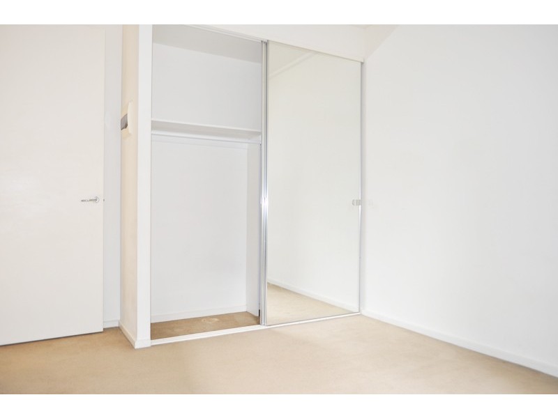 REF 22745/83 Whiteman Street, Southbank VIC 3006