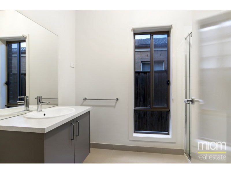 5 Piccolo Way, Point Cook VIC 3030