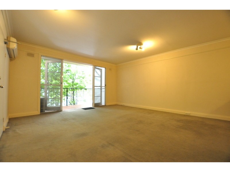 REF 22779/58 Leicester Street, Carlton VIC 3053