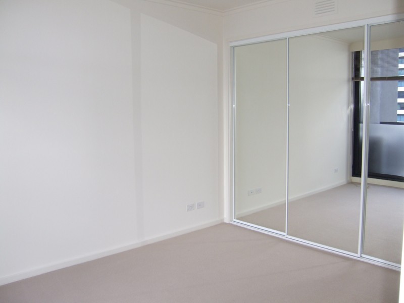 REF 22785/63 Whiteman Street, Southbank VIC 3006