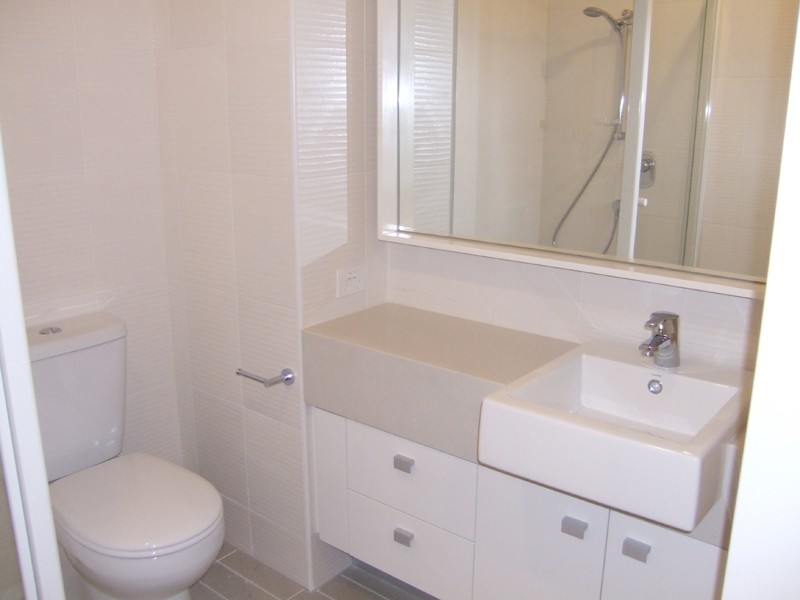 REF 22785/63 Whiteman Street, Southbank VIC 3006