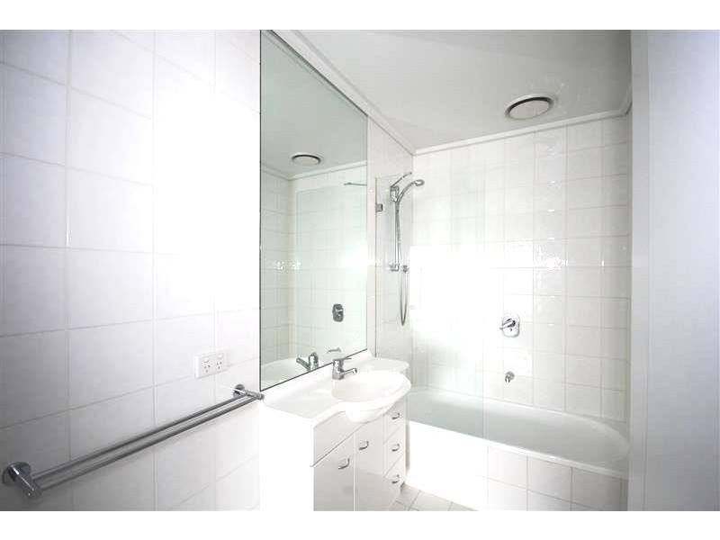 REF 22791/99 Whiteman Street, Southbank VIC 3006