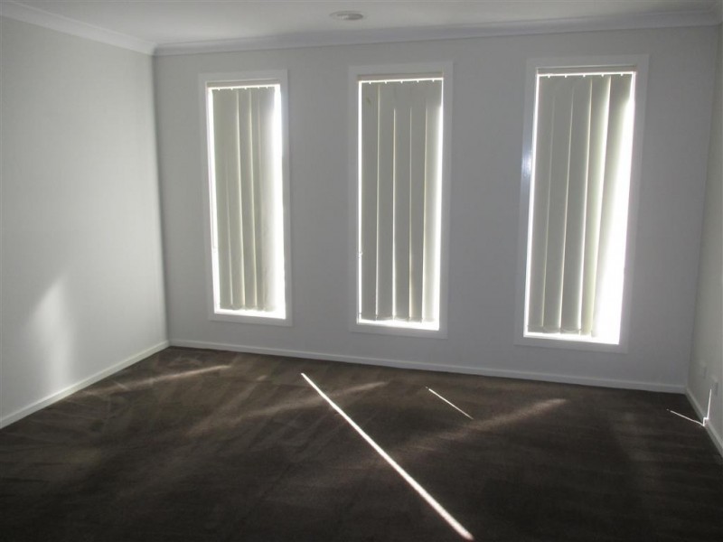 34 Nossal Drive, Point Cook VIC 3030