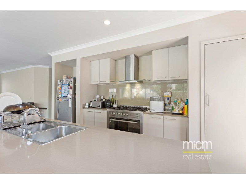 40 Middle Park Drive, Point Cook VIC 3030