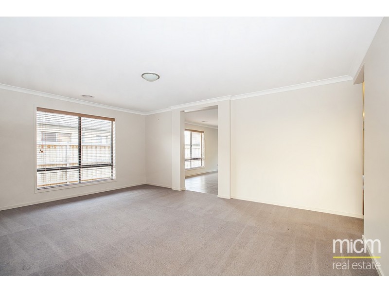 13 Runlet Drive, Point Cook VIC 3030