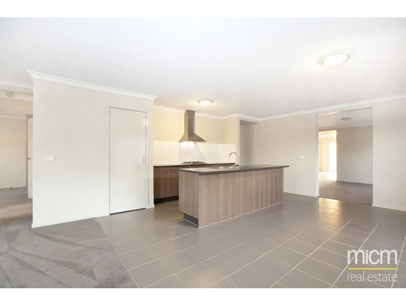 13 Runlet Drive, Point Cook VIC 3030