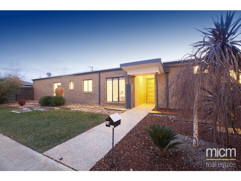 14 Feather Place, Point Cook VIC 3030