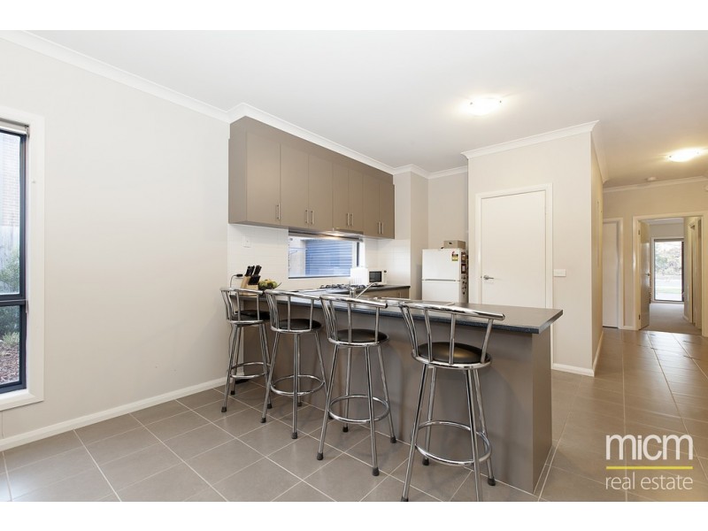 14 Feather Place, Point Cook VIC 3030