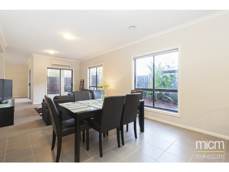 14 Feather Place, Point Cook VIC 3030