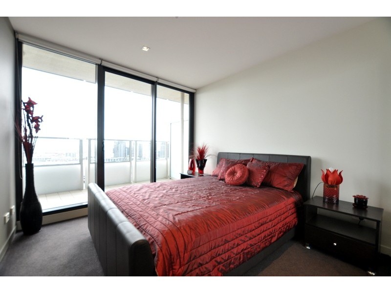2203/100 Harbour Esplanade, Docklands VIC 3008