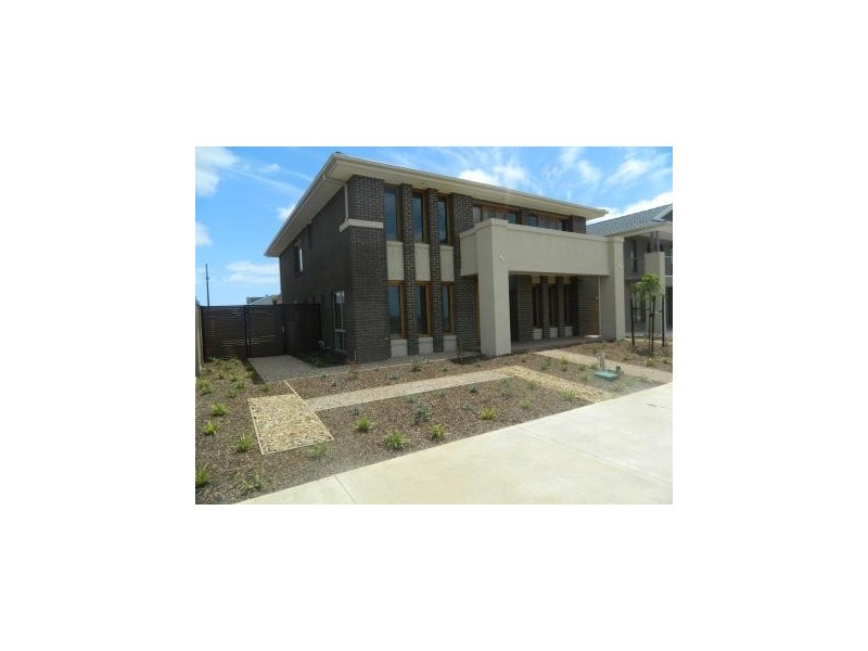 16 Ashcroft Avenue, Williams Landing VIC 3027