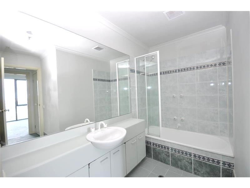 REF 32788/83 Queensbridge Street, Southbank VIC 3006