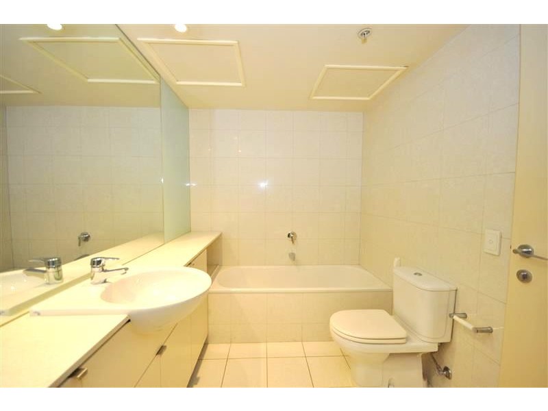 1205/80 Clarendon Street, Southbank VIC 3006