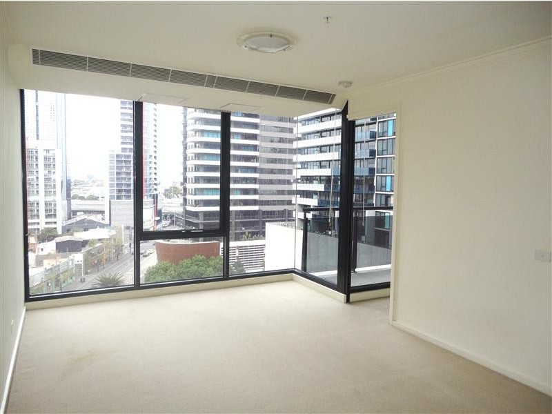 REF 22858/63 Whiteman Street, Southbank VIC 3006