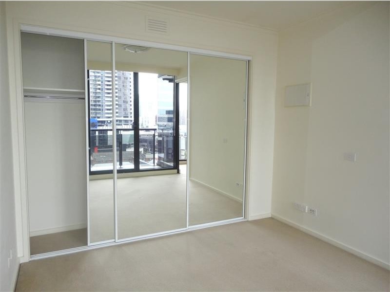REF 22858/63 Whiteman Street, Southbank VIC 3006