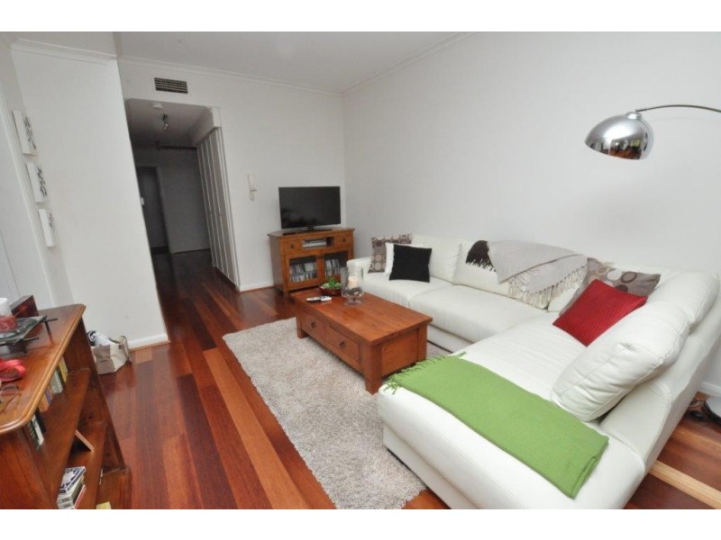 7A/73 Queens Road, Melbourne VIC 3004