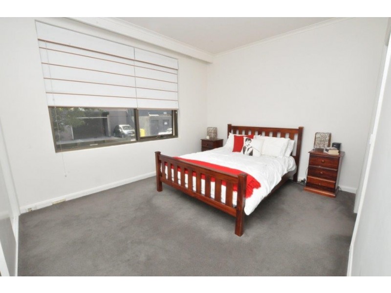7A/73 Queens Road, Melbourne VIC 3004