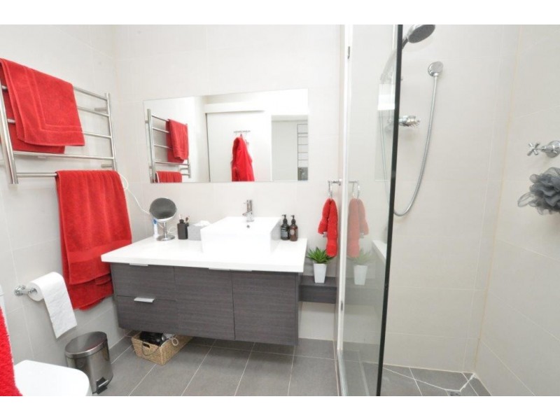 7A/73 Queens Road, Melbourne VIC 3004